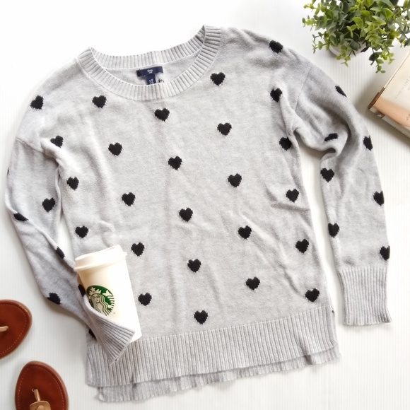 GAP Sweaters - GAP • gray heart print crew neck sweater